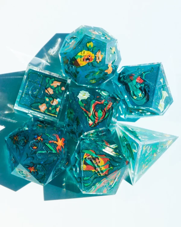 Join The Party Plant Pirates 7-Piece Iconic Dice Set - Image 2